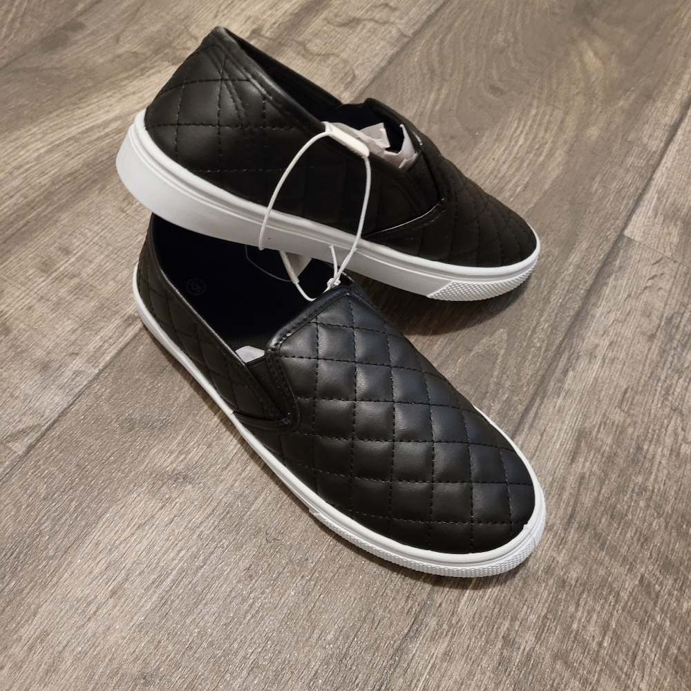Black Quilted Shoes sizes 6 7 8 9 10